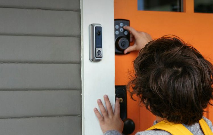 img-vivint-doorbell-post