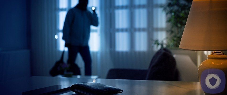 8 Things That Make Your Home Look Like An Easy Target for Burglars